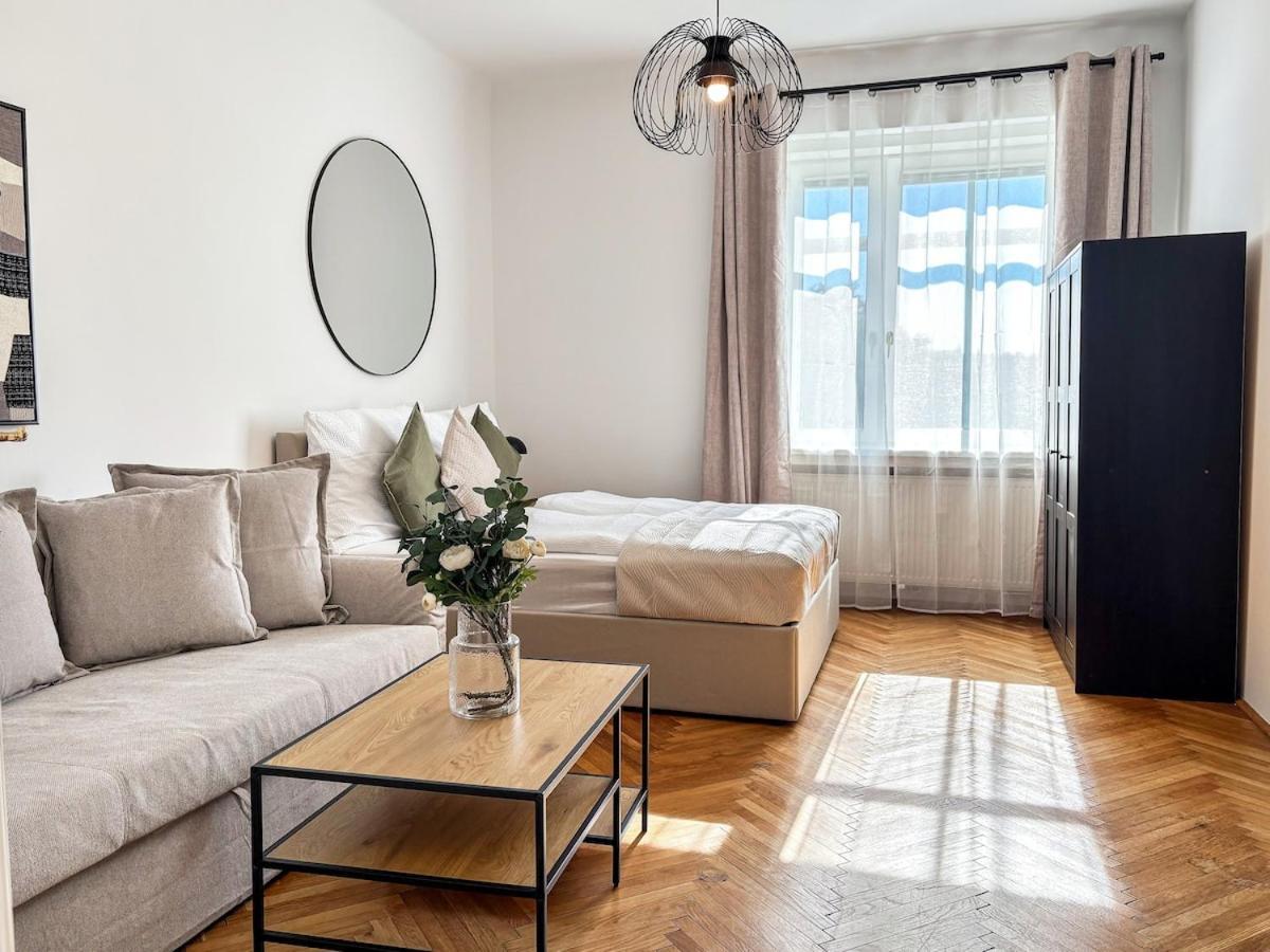Apartamento Bright - 3br - Fast Wifi - At Bus And Tram Station *